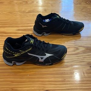 Mizuno Wave Lightning Z Black Volleyball Shoes Women 9